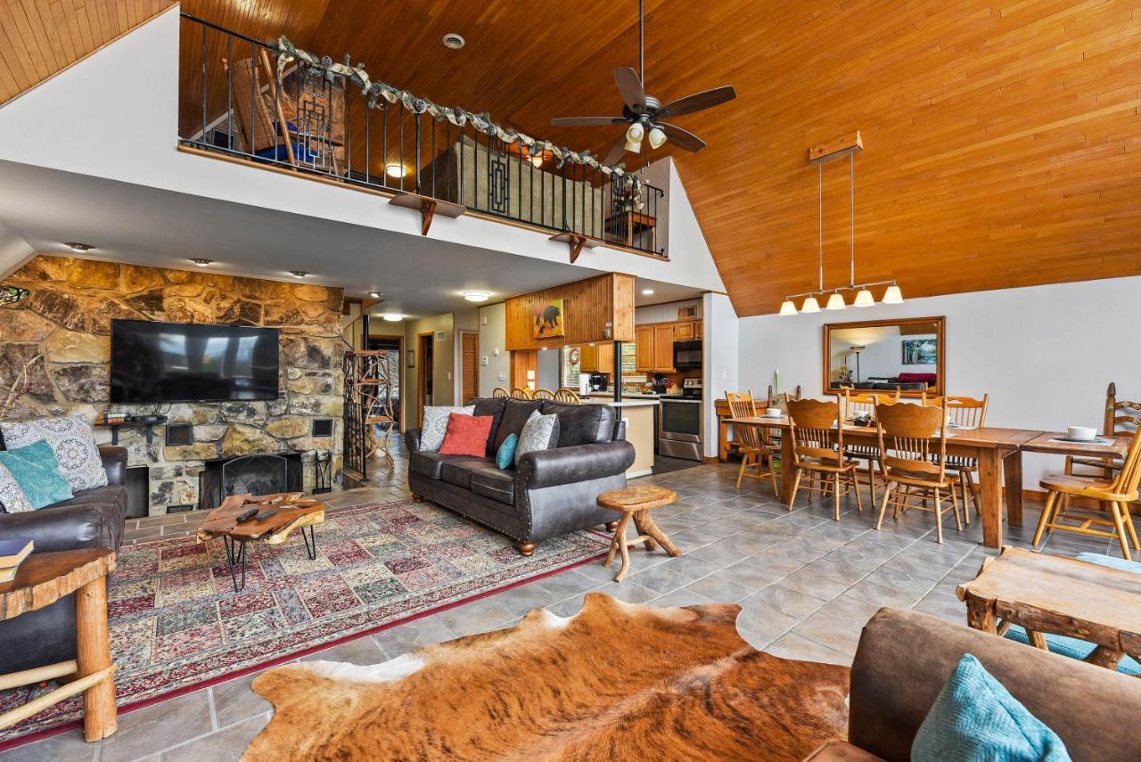 Smokystays Private Pool Chalet Gatlinburg Exterior foto